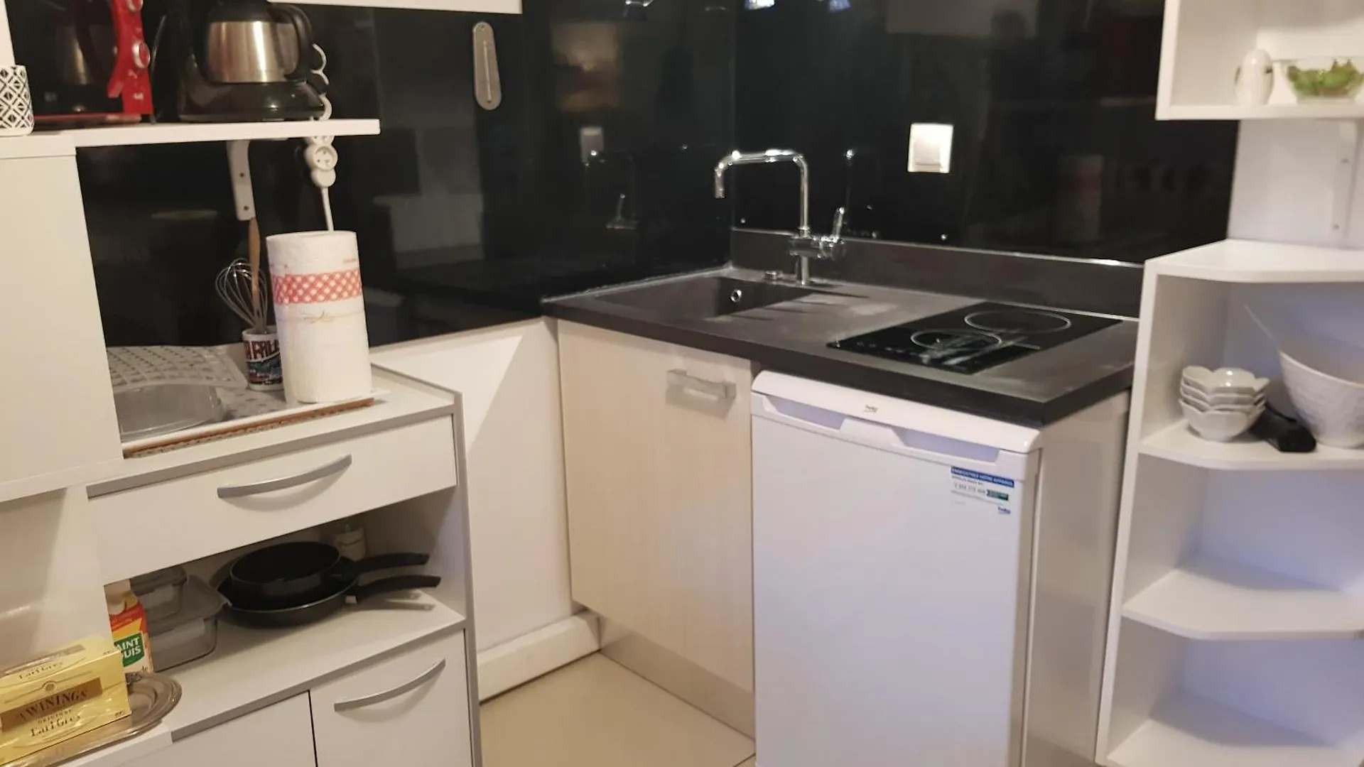 Studio Et Chambre Sur Jardin Et Mer Cannes 0*,  France