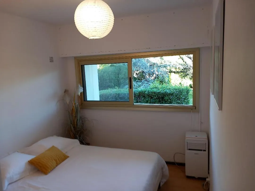 Apartment Studio Et Chambre Sur Jardin Et Mer Cannes France