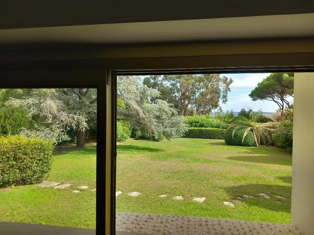 Studio Et Chambre Sur Jardin Et Mer contacts